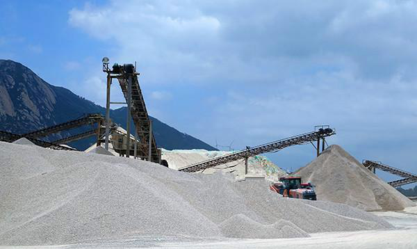 怎么選購制砂機(jī)？唐山金路來幫忙