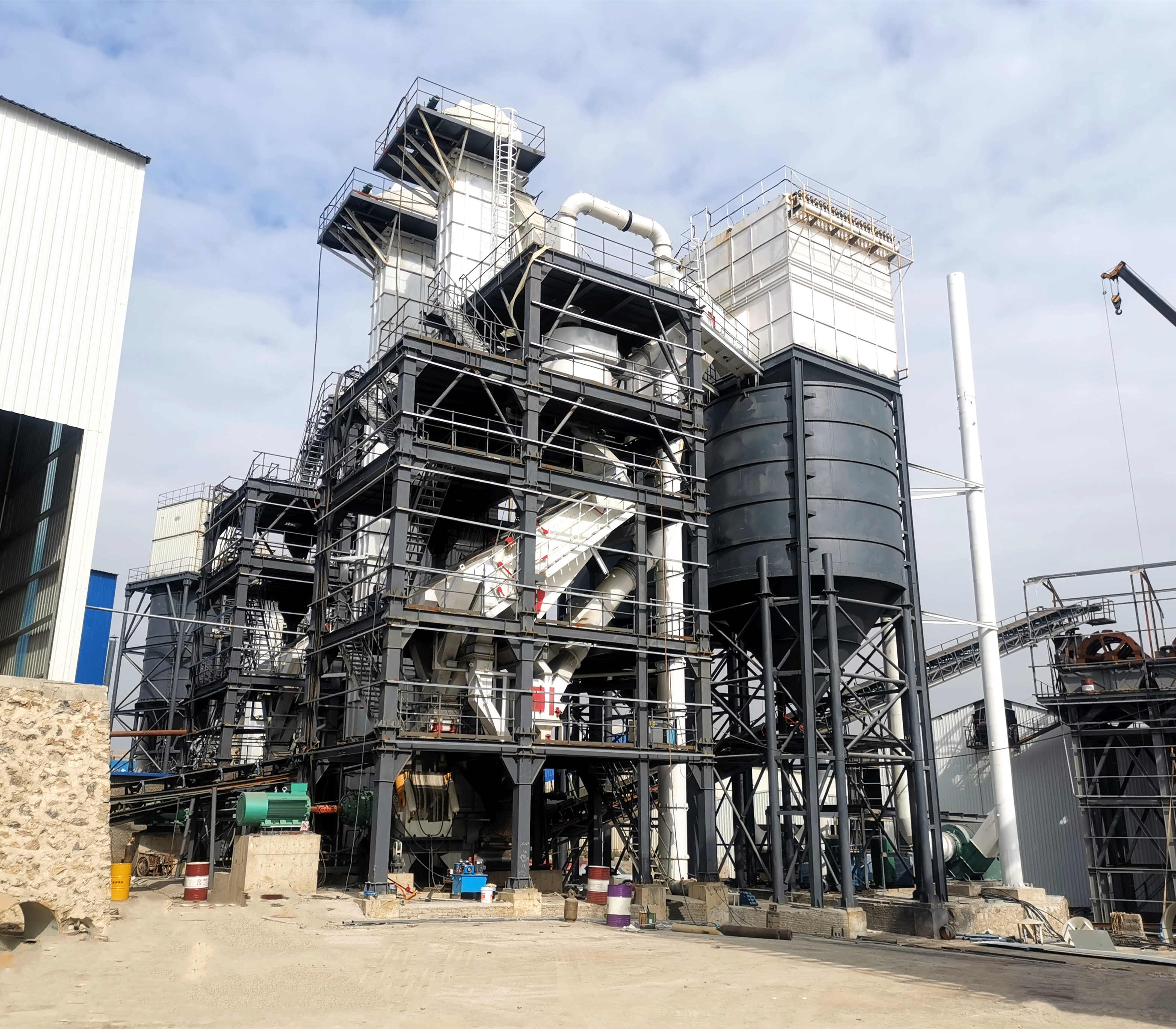 塔樓式制砂生產(chǎn)線（制砂樓），實(shí)現(xiàn)生產(chǎn)空間的最大化利用