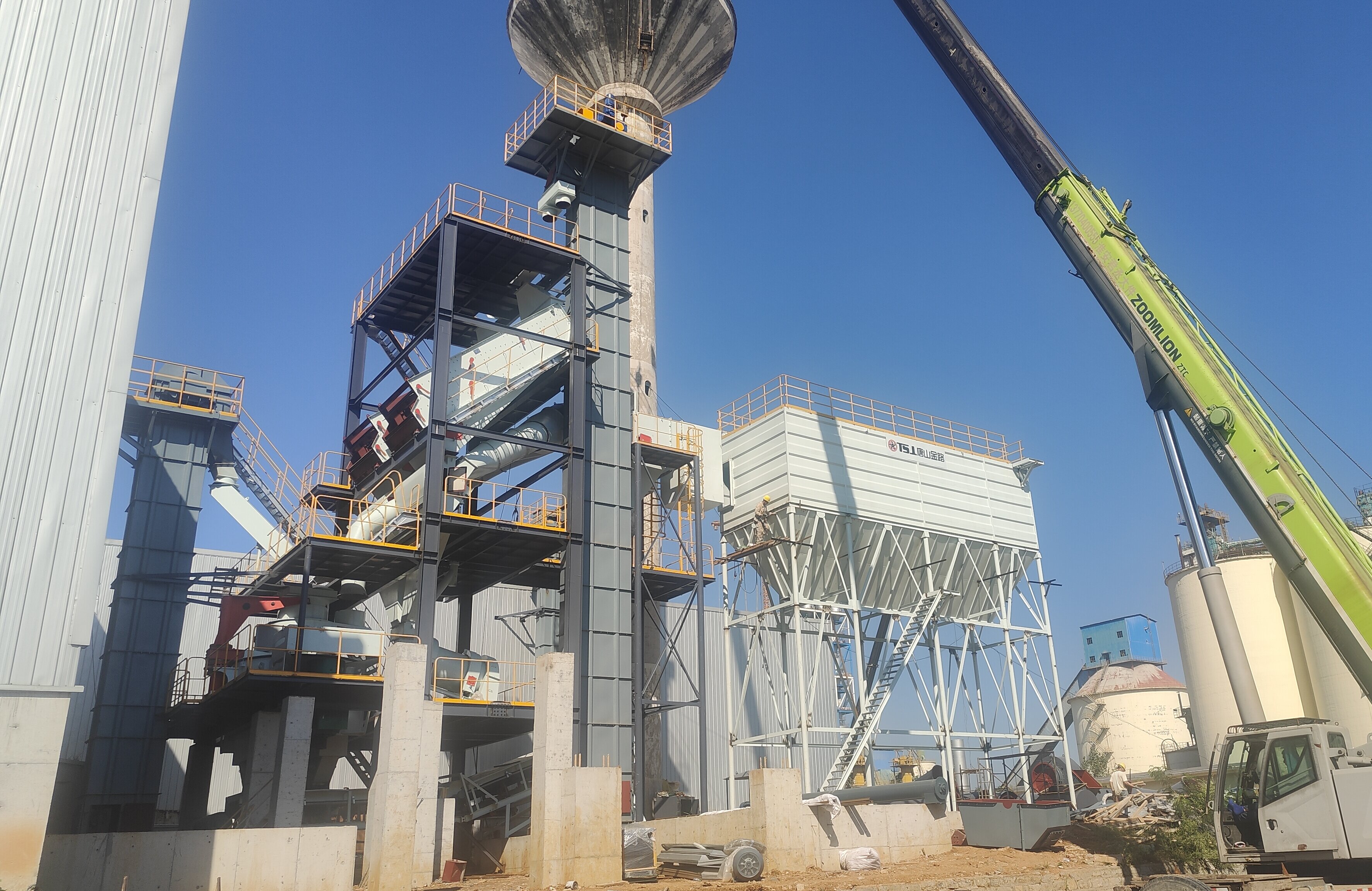 建筑垃圾堆成山？制砂樓一鍵 “點(diǎn)石成金”！